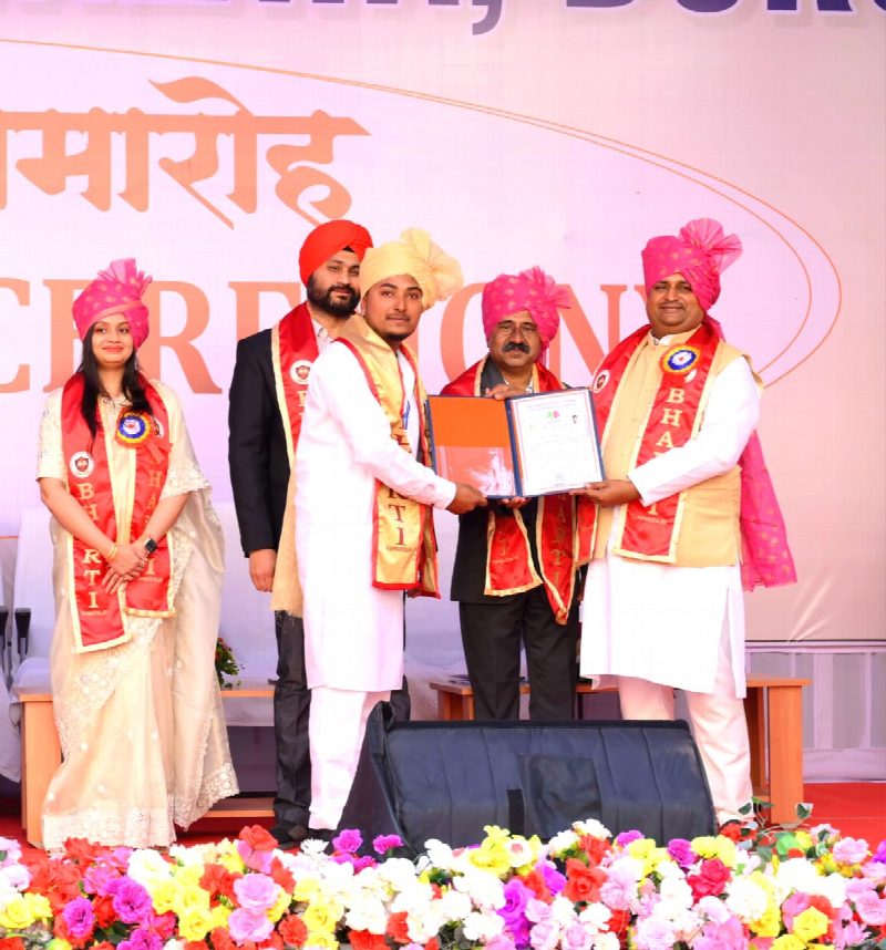 Felicitation at a Bharti pest management training convocation